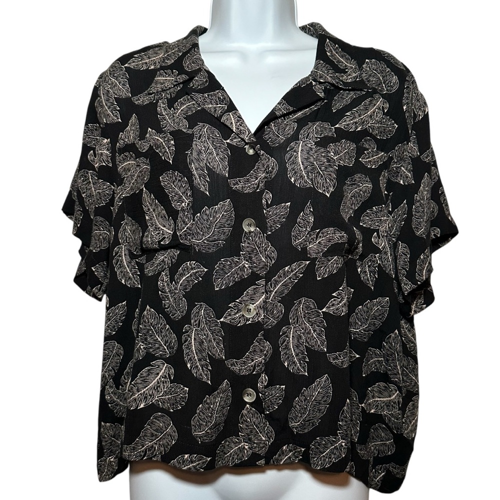 Haley Solar Women’s Black & Ecru Leaf Print Button Down Short Sleeve Top- Small